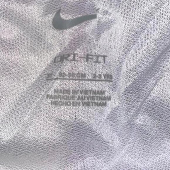 Nike Girls Shirt & Shorts Set **Shirt is size 2T & Shorts are Size 3T** - Picture 4 of 7